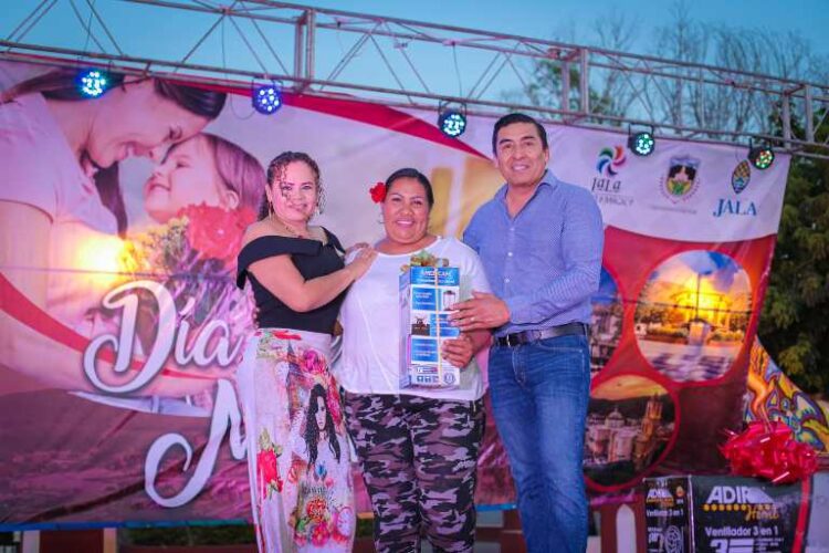 Gobierno de Jala festejó en grande a las madres el pasado domingo