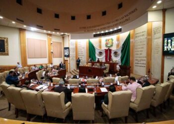 Piden Central de Maquinaria y Hospital Regional en Ahuacatlán