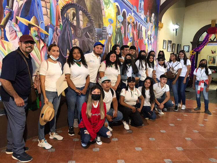 Cálido recibimiento a estudiantes del CECYTEN, en Ixtlán del Río