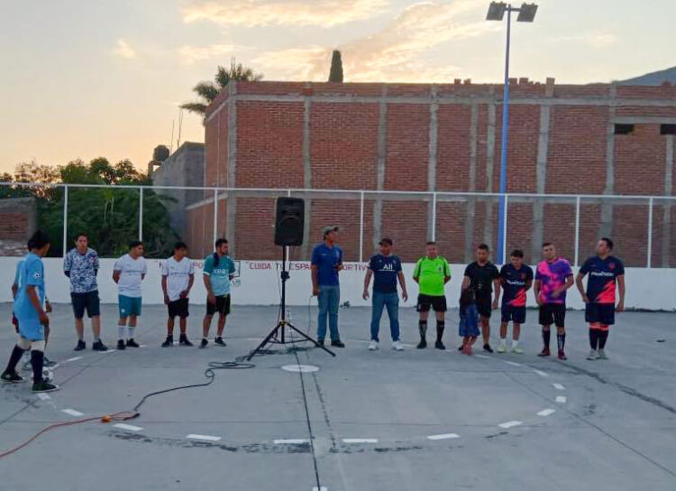 Inauguran Torneo de Fútbol Rápido Empresarial y el de Barrios en Ixtlán