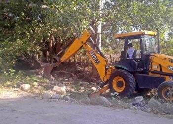 Desazolvan ríos y arroyos en el municipio de Amatlán de Cañas 
