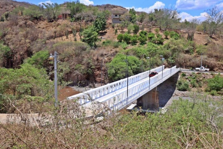 Recibe Rafa Sandoval obra concluida del puente de “El Ranchito”
