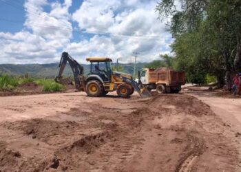 Baile de Oro pone a bailar a abuelitos de Ixtlán