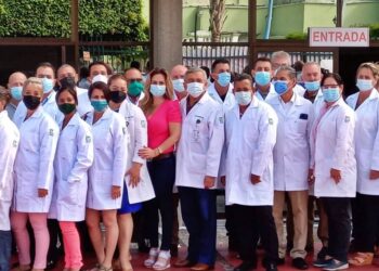 Cuatro médicos cubanos llegarán hoy o mañana al Hospital de Ixtlán