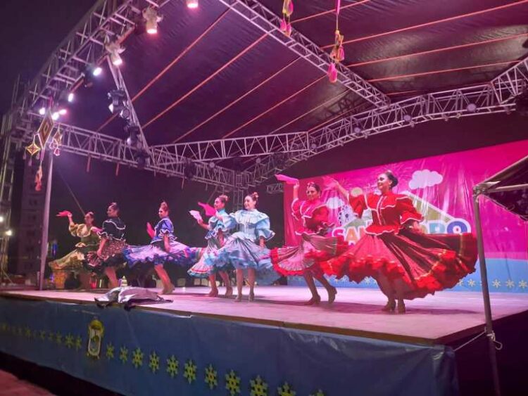 Exitosa presentación del ballet de Ahuacatlán en San Pedro Lagunillas