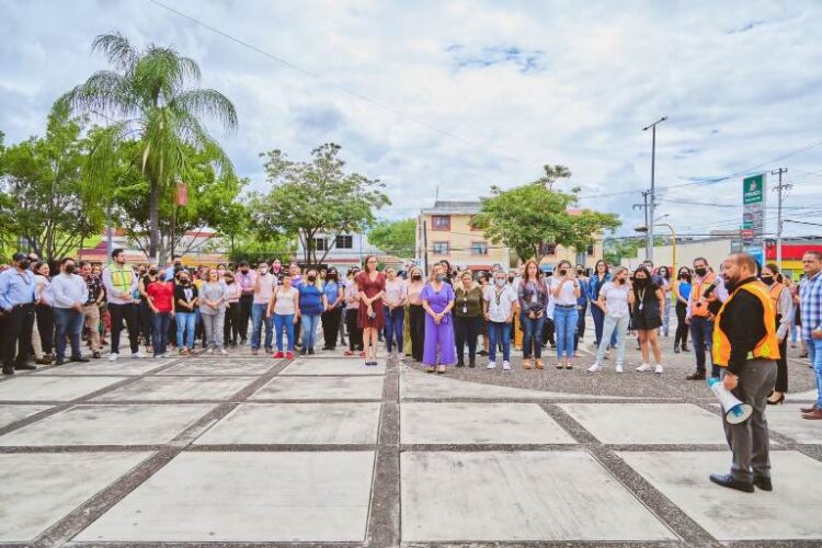 Encabeza Presidenta de DIF estatal simulacro de sismo, previo al real