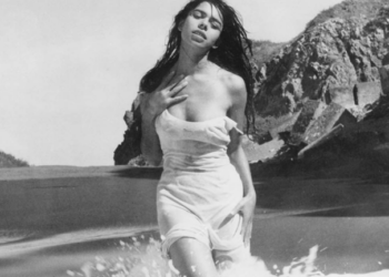 Con poema del ixtlense Manuel Benítez, despiden a Meche Carreño