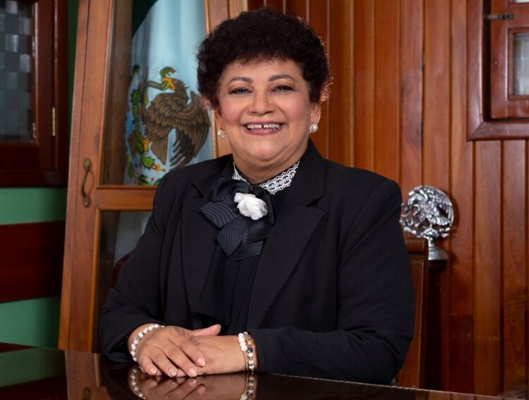 Lista la señora Quecha para el Grito y Desfile de Independencia