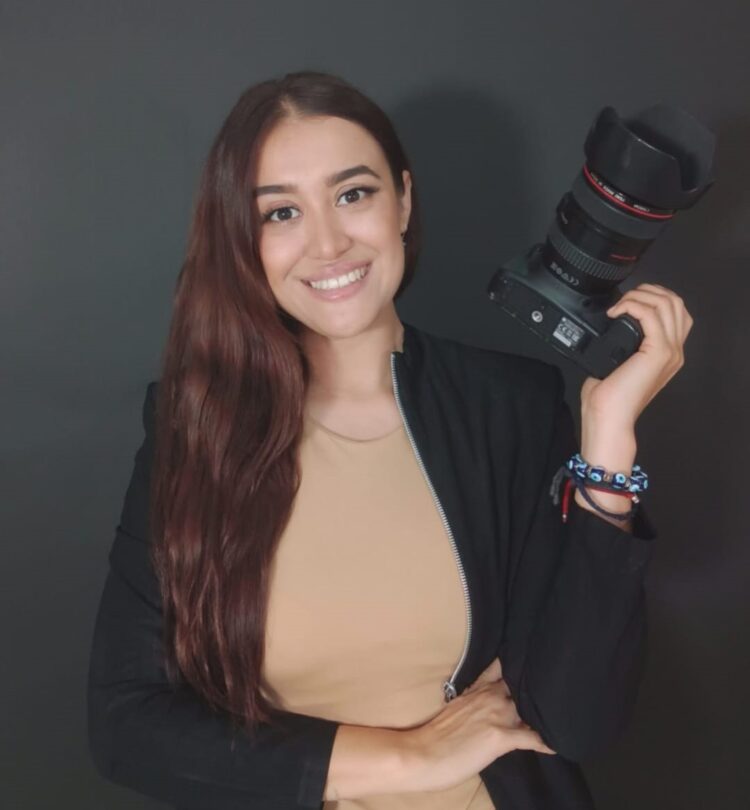 Gisselle Hernández ejemplo de mujer emprendedora y dueña de Fotografía Herey