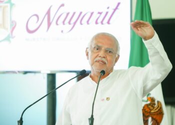 130 mil niñas y niños recibirán uniformes, zapatos y útiles escolares gratis: Navarro Q. 