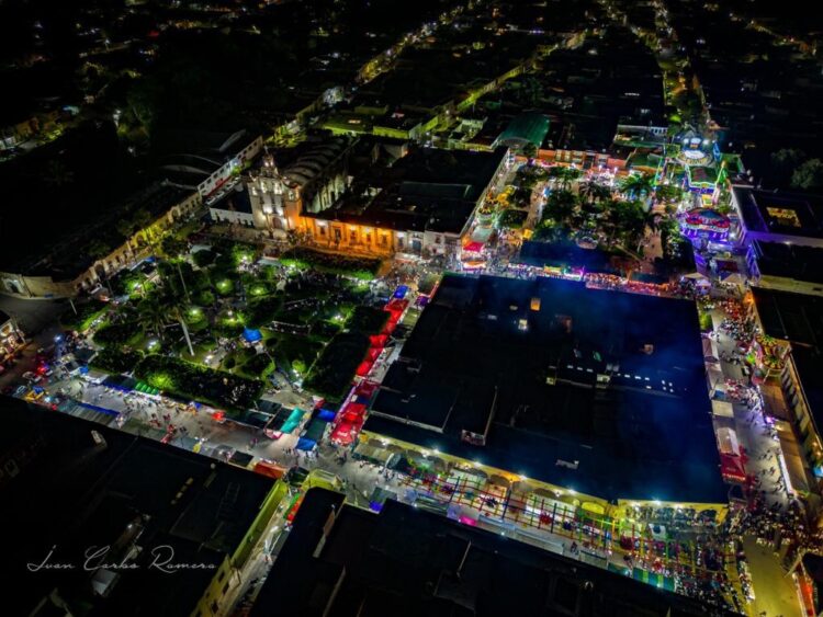 Paisanos de Ahuacatlán regresan a E.U, y a la vida cotidiana