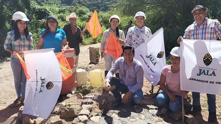 Realiza Toño Carrillo gira de trabajo en El Ciruelo