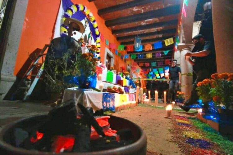 Invitan a instituciones a participar en concurso de altares en Ahuacatlán