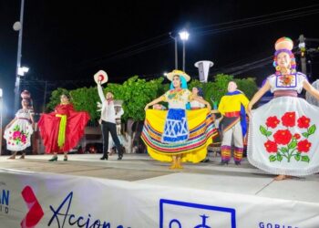 Con evento cultural clausura Elsa Nayeli la Expo Artesanal Oaxaca 