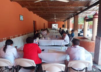 Analizan principales problemas de salud que aquejan a Ahuacatlán y posibles soluciones