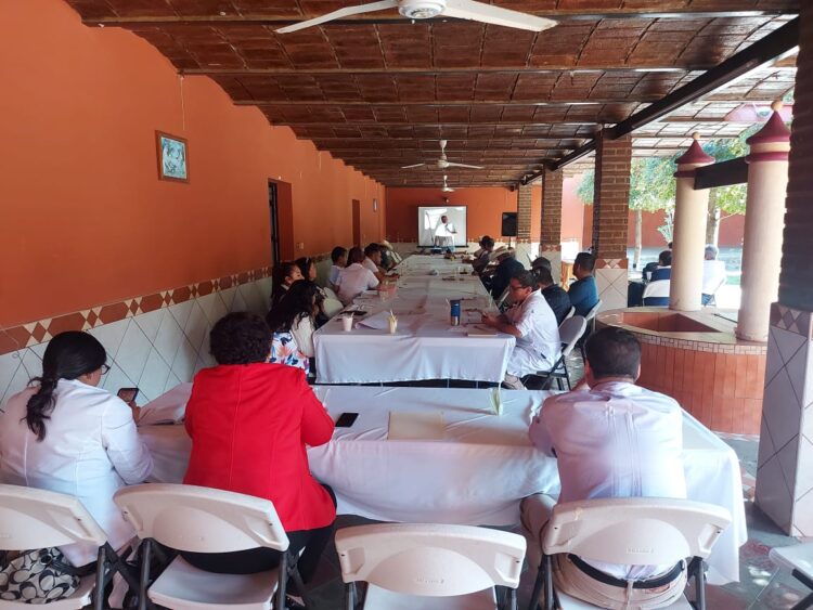 Analizan principales problemas de salud que aquejan a Ahuacatlán y posibles soluciones
