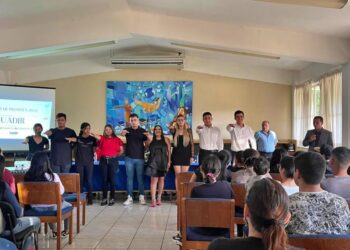 Eligen a Karen Cristal somo nueva dirigente estudiantil de la UADIR