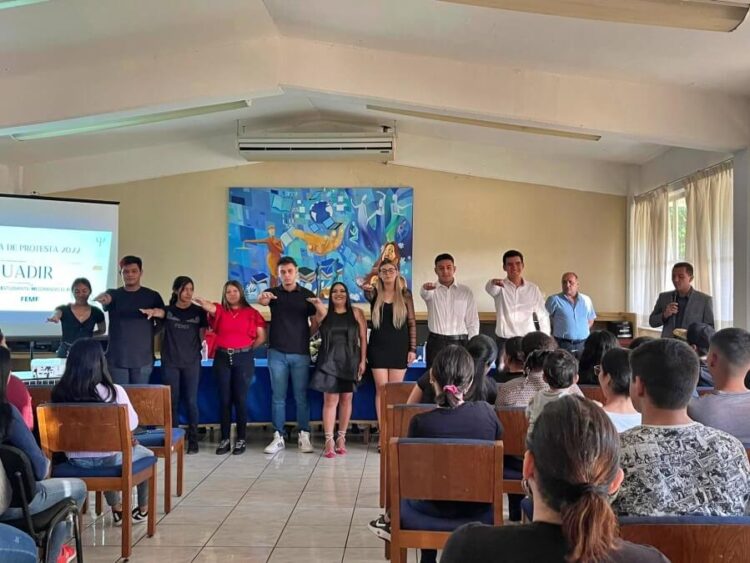 Eligen a Karen Cristal somo nueva dirigente estudiantil de la UADIR