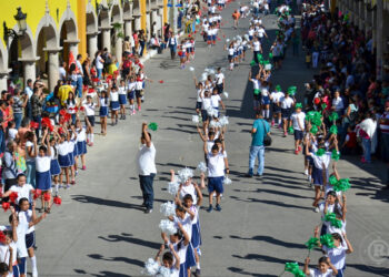 Todo listo para el desfile de la revolución, en Ahuacatlán