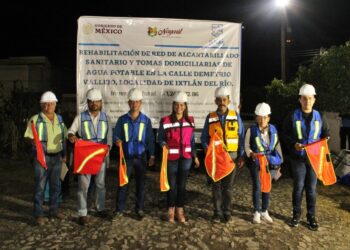 Inicia rehabilitación de drenaje y tomas de agua en calle de Ixtlán