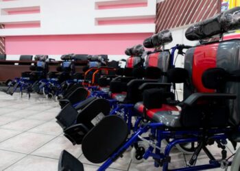 Entrega DIF Nayarit sillas de ruedas especiales