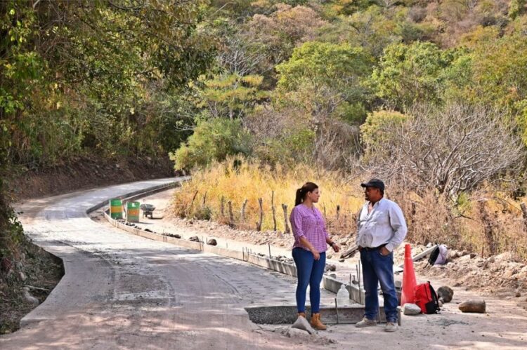 Destaca Elsa Nayeli apoyo del gobernador al municipio de Ixtlán