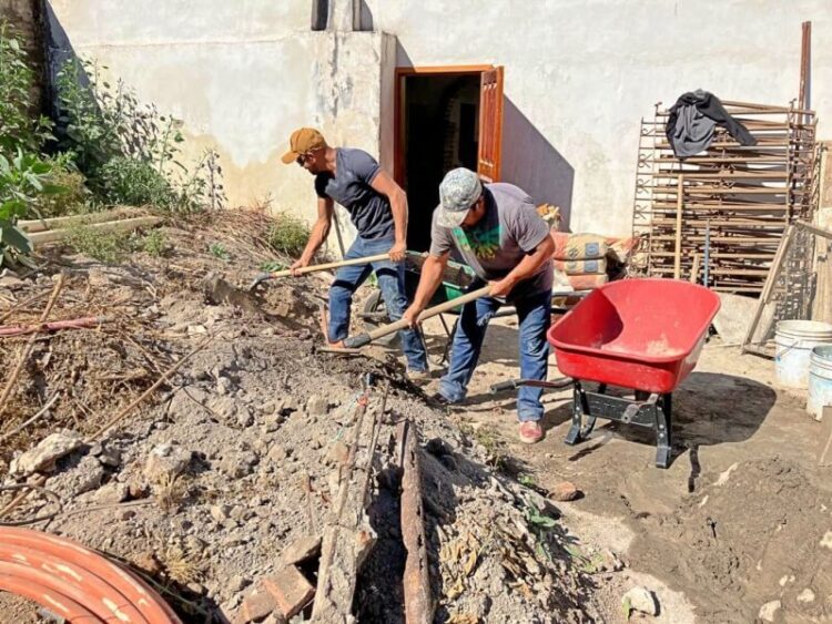 Gobierno de Ahuacatlán mejora espacios públicos