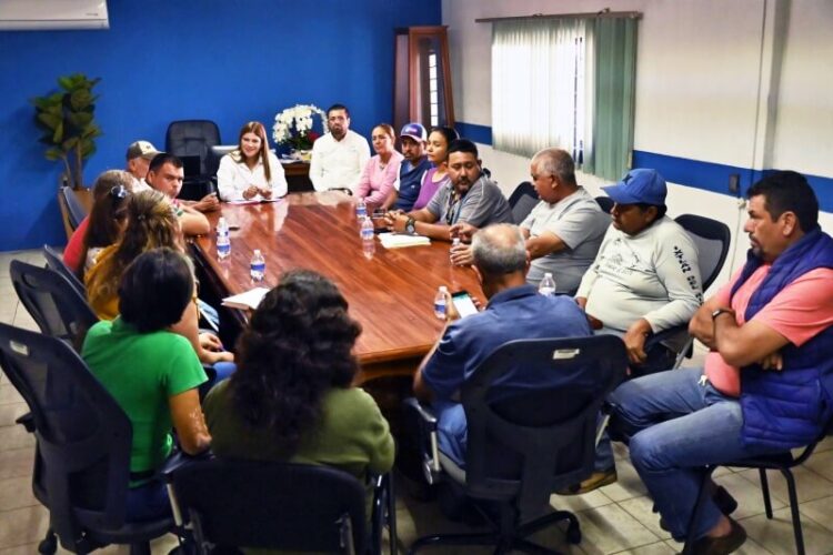 Fructífero encuentro de Elsa Nayeli con peregrinos a Talpa