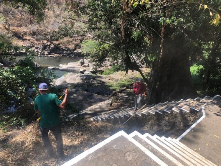 Inicia limpieza en sitios de esparcimiento en Ahuacatlán