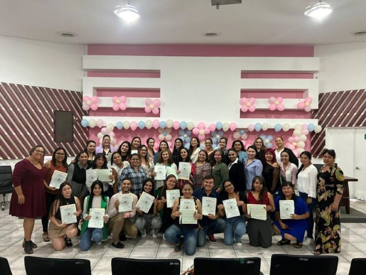Clausuran exitosamente curso-taller de Psicoterapia Sistémica Familiar en Ixtlán del Río