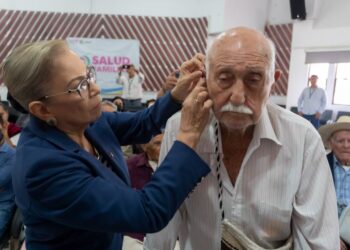 Con aparatos auditivos DIF Nayarit trasforma vidas