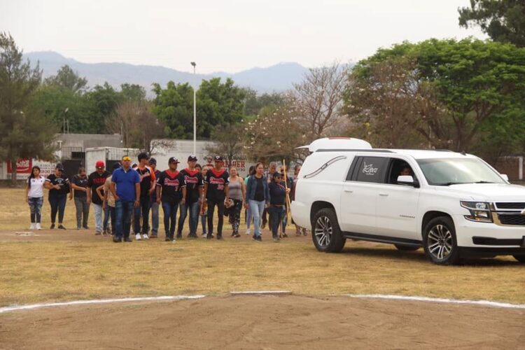 Homenaje de despedida a Luis Ángel Ramírez Mercado, un destacado jugador de béisbol