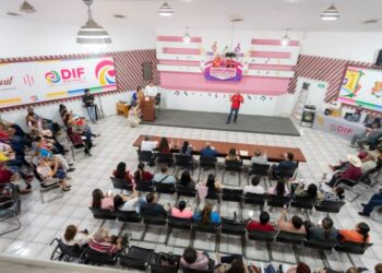 Un éxito concurso de canto de adultos mayores en DIF Nayarit