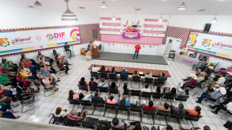 Un éxito concurso de canto de adultos mayores en DIF Nayarit