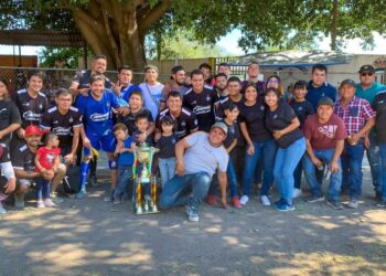 Barrio de abajo campeón del torneo de futbol de Jala