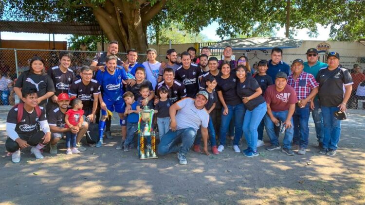 Barrio de abajo campeón del torneo de futbol de Jala