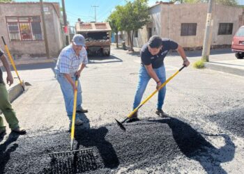 Colocan más topes en calles de Ahuacatlán