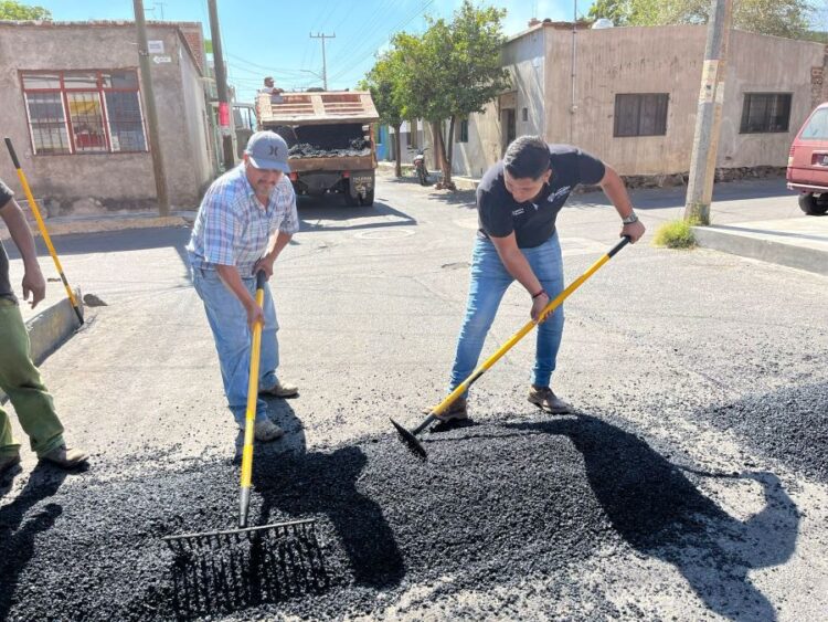 Colocan más topes en calles de Ahuacatlán