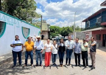 En marcha, campaña de bacheo en Ixtlán para mejorar la vialidad