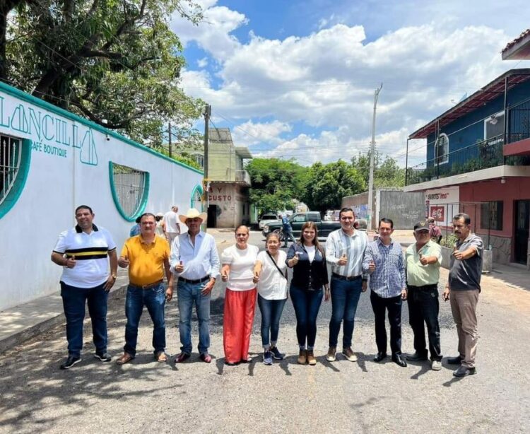 En marcha, campaña de bacheo en Ixtlán para mejorar la vialidad