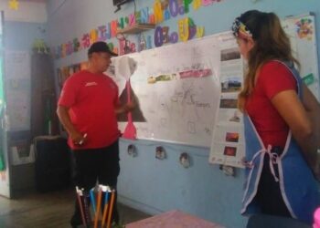 Protección Civil de Jala imparte charla sobre prevención y riesgos del Volcán “El Ceboruco” 