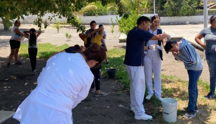 Realizan campaña de pediculosis en escuela primaria de Valle Verde
