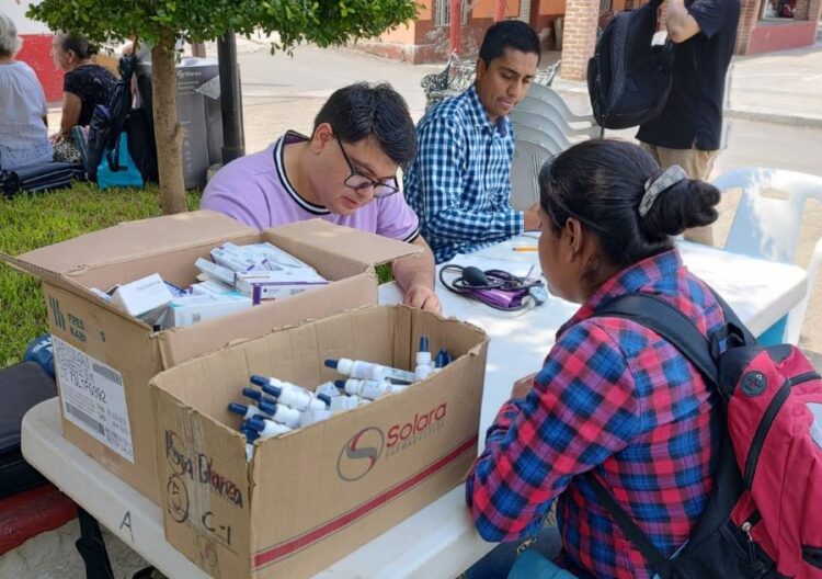 Servicios de Salud en Nayarit y el Ayto. de Ahuacatlán unen esfuerzos en la Feria de la Salud, en Tetitlán