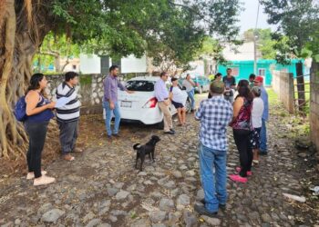 Avanza el desarrollo vial en Ahuacatlán