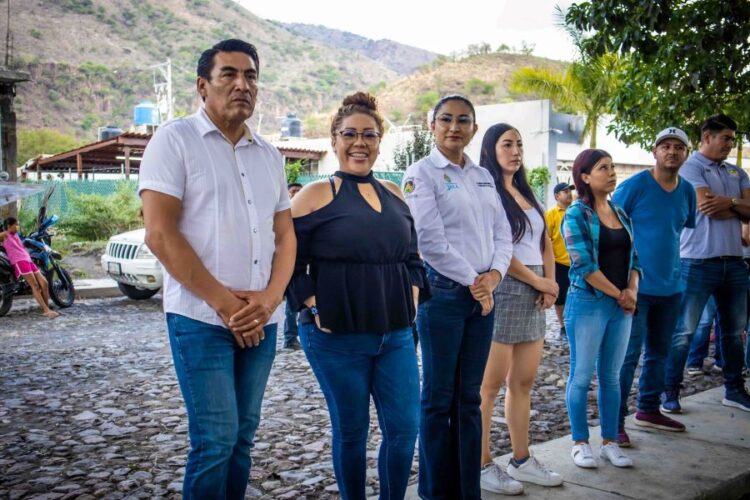 Encabeza Toño Carrillo obra de rehabilitación de la placita El Tucán