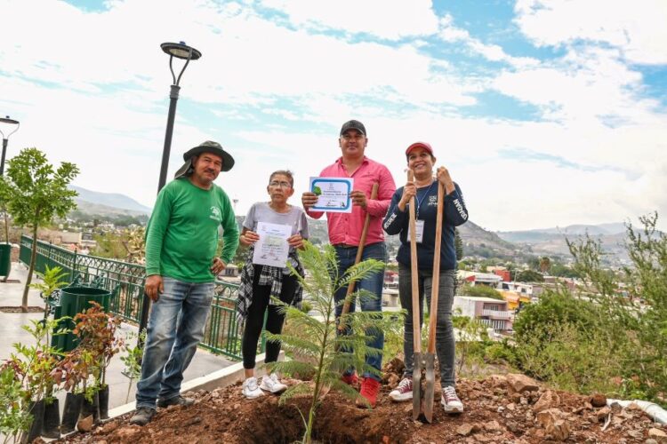 Gobierno de Ixtlán invita a la sociedad a adoptar árboles y promover la cultura de la reforestación