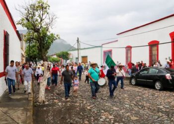 Reviven celebraciones de la Virgen de la Asunción y el tradicional paseo de Santa Ana en Jala