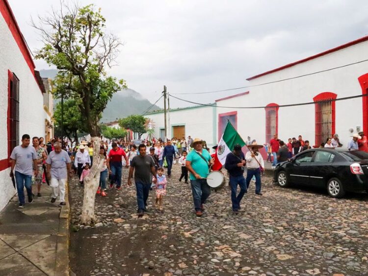Reviven celebraciones de la Virgen de la Asunción y el tradicional paseo de Santa Ana en Jala