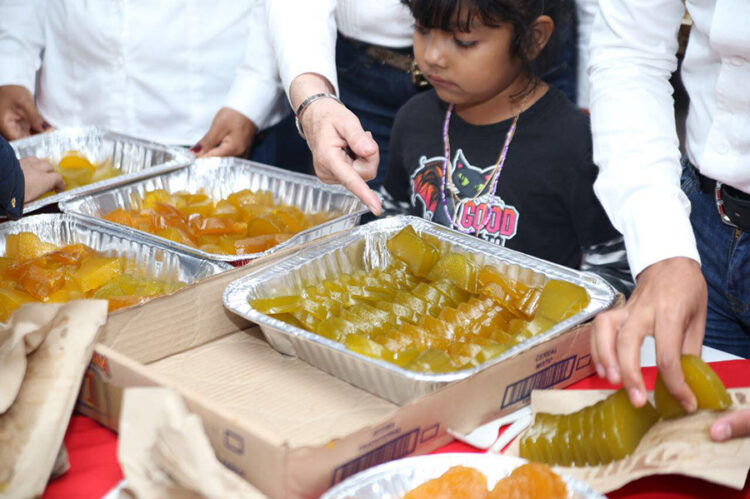 Delegación de Ahuacatlán parte hoy a Feria de Nayarit en California