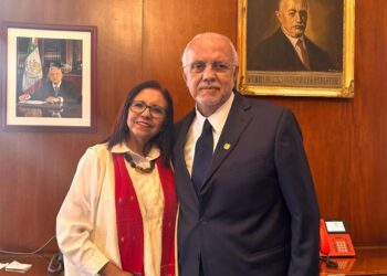 Fortalece Navarro Quintero vínculos académicos y de salud para el estado de Nayarit en CDMX